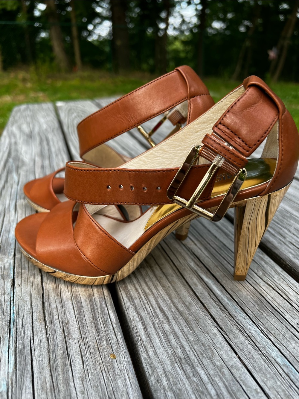 Michael Kors Violet Cross Strap Heels Sandals Size 6 - Picture 3 of 6